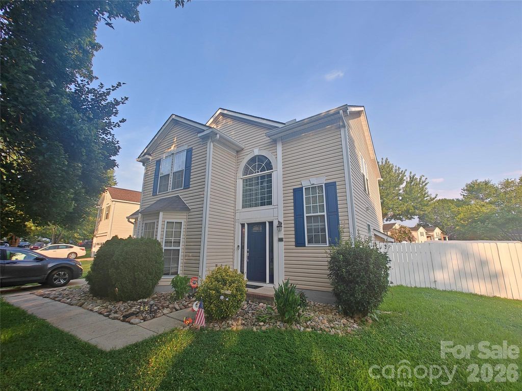9026 Shenington Place, Charlotte, NC 28216