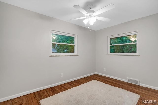 10050 Kalinda Lane, St Louis, MO 63128