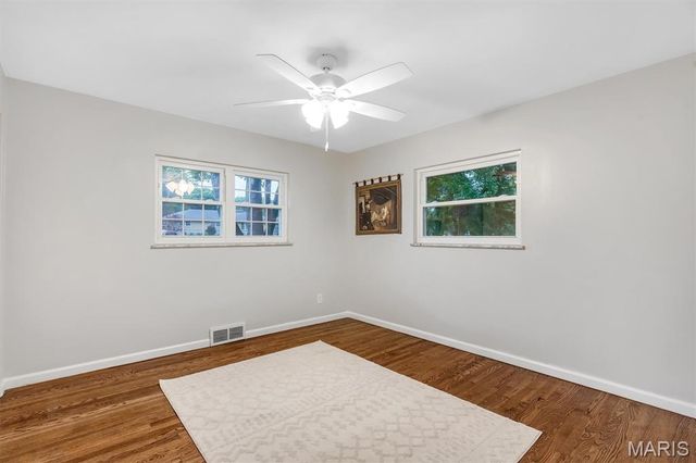 10050 Kalinda Lane, St Louis, MO 63128