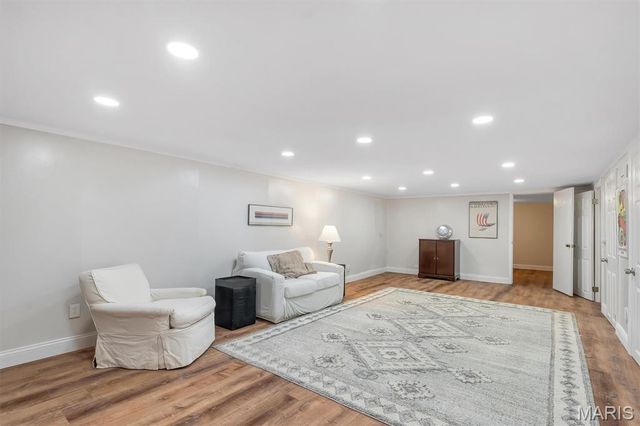 10050 Kalinda Lane, St Louis, MO 63128