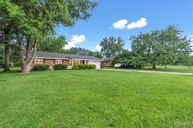 10050 Kalinda Lane, St Louis, MO 63128