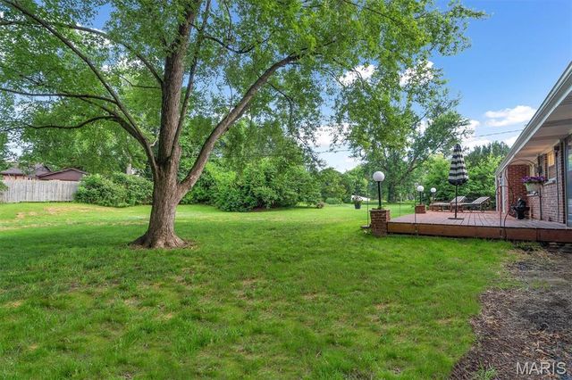 10050 Kalinda Lane, St Louis, MO 63128