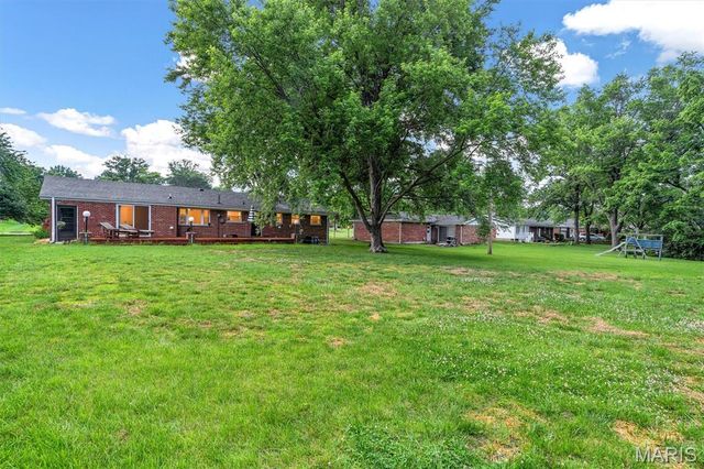10050 Kalinda Lane, St Louis, MO 63128