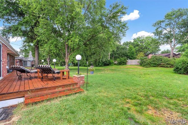 10050 Kalinda Lane, St Louis, MO 63128
