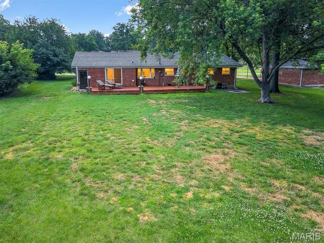 10050 Kalinda Lane, St Louis, MO 63128