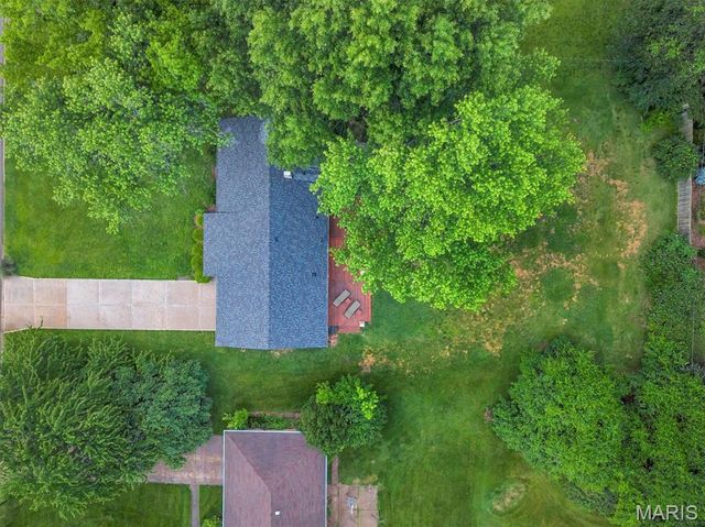 10050 Kalinda Lane, St Louis, MO 63128
