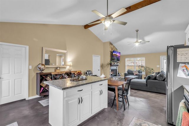 696 Independence Road, Shepherd, TX 77371