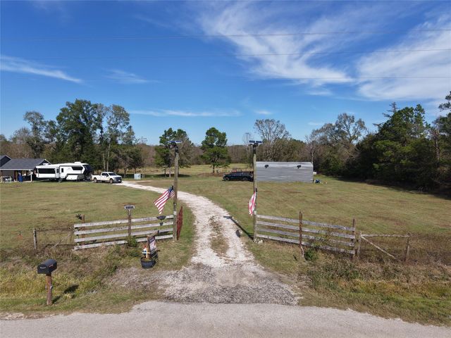 696 Independence Road, Shepherd, TX 77371