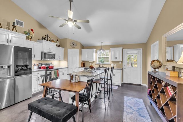 696 Independence Road, Shepherd, TX 77371