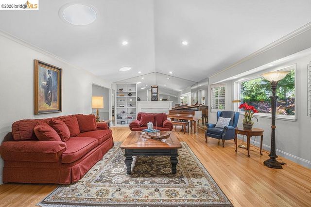 2090 Pebble Dr, Alamo, CA 94507
