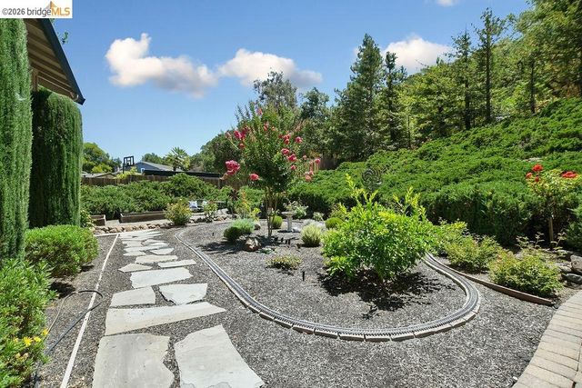 2090 Pebble Dr, Alamo, CA 94507