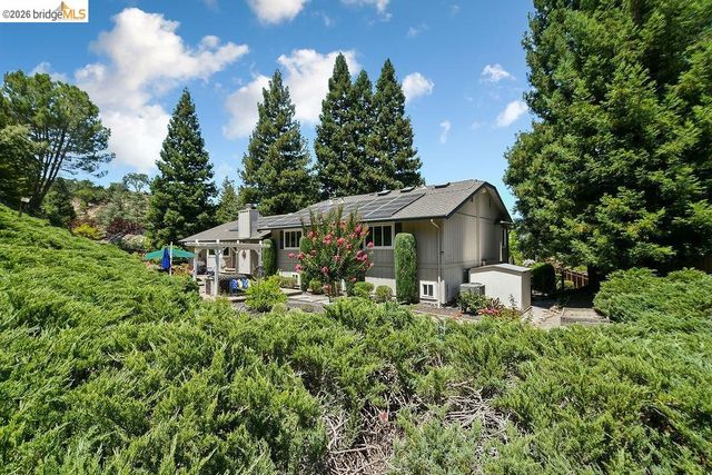 2090 Pebble Dr, Alamo, CA 94507