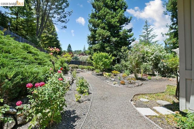 2090 Pebble Dr, Alamo, CA 94507