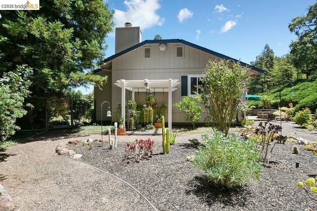 2090 Pebble Dr, Alamo, CA 94507
