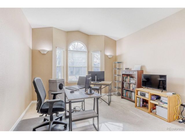 927 Champion Cir, Longmont, CO 80503