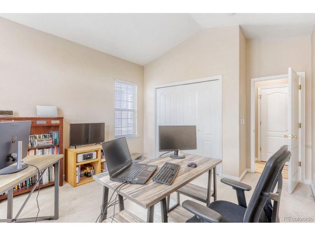 927 Champion Cir, Longmont, CO 80503