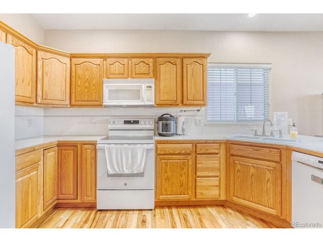 927 Champion Cir, Longmont, CO 80503