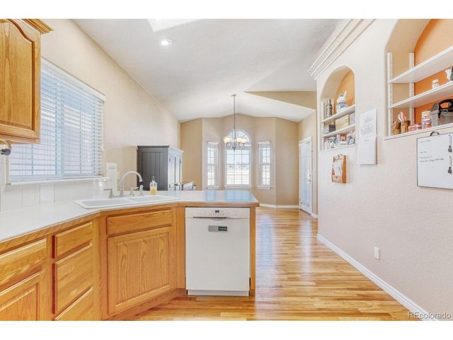 927 Champion Cir, Longmont, CO 80503