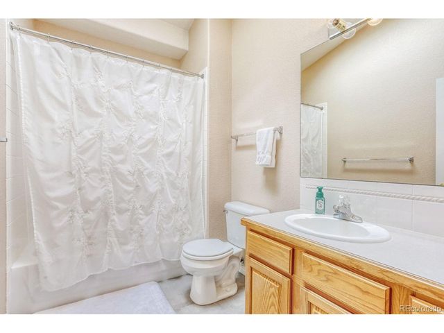 927 Champion Cir, Longmont, CO 80503