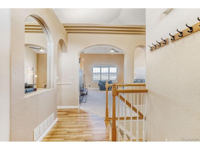 927 Champion Cir, Longmont, CO 80503