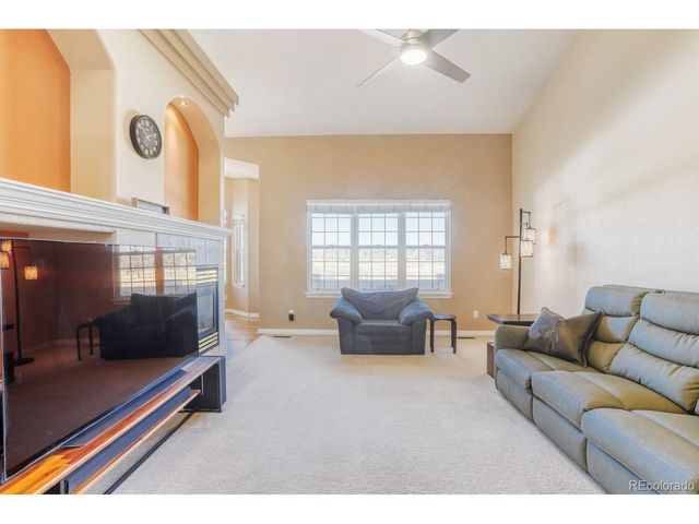 927 Champion Cir, Longmont, CO 80503