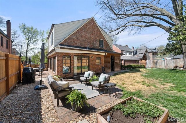 7447 York Drive, Clayton, MO 63105