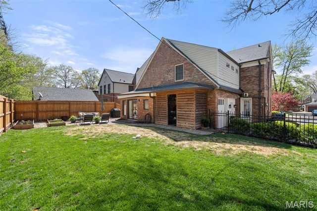 7447 York Drive, Clayton, MO 63105