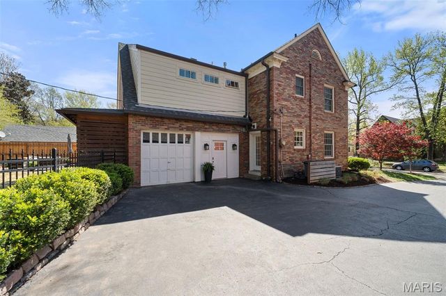 7447 York Drive, Clayton, MO 63105