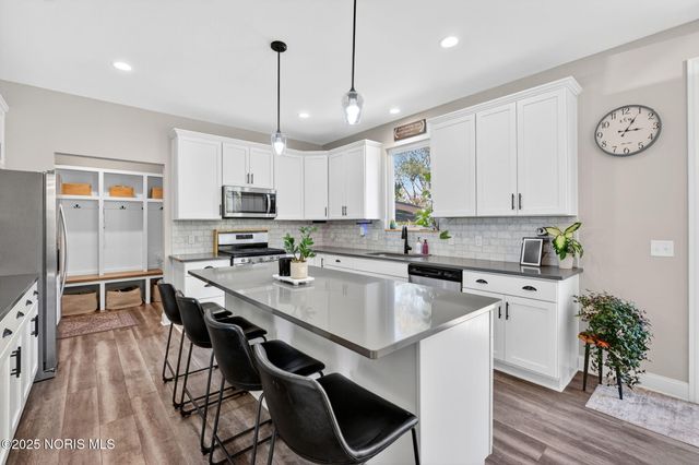 938 Wilkshire Drive, Waterville, OH 43566