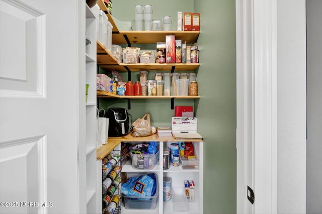 938 Wilkshire Drive, Waterville, OH 43566