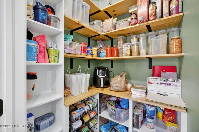 938 Wilkshire Drive, Waterville, OH 43566