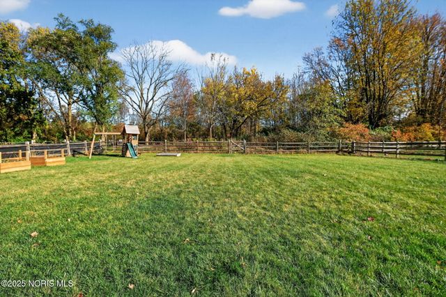 938 Wilkshire Drive, Waterville, OH 43566