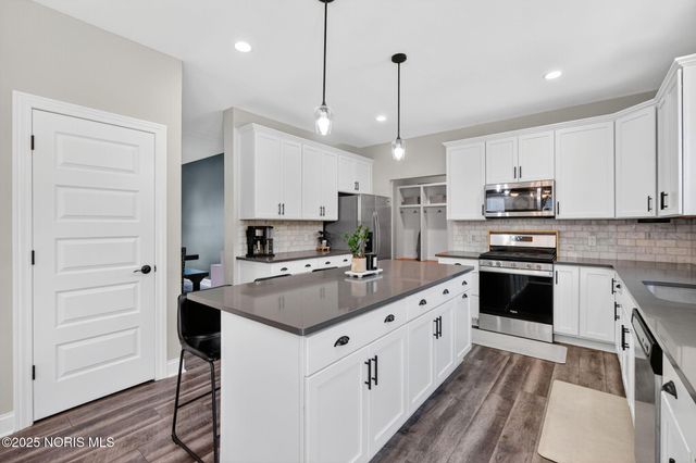 938 Wilkshire Drive, Waterville, OH 43566