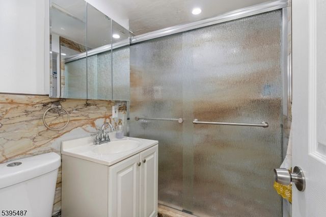 88 Hinchman Ave, Wayne Twp., NJ 07470