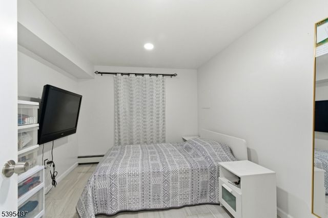 88 Hinchman Ave, Wayne Twp., NJ 07470