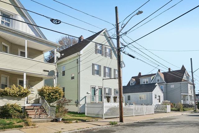 39-41 Kinsman St, Everett, MA 02149