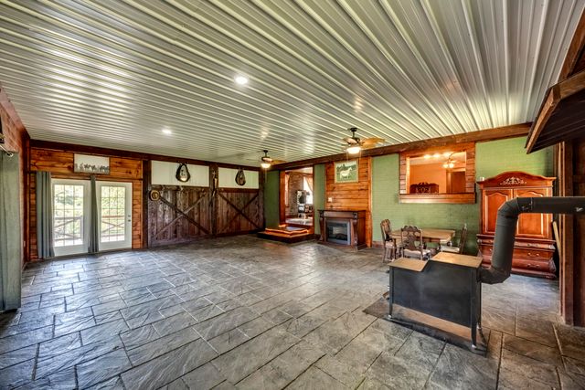 10900 US Hwy 127, Hustonville, KY 40437