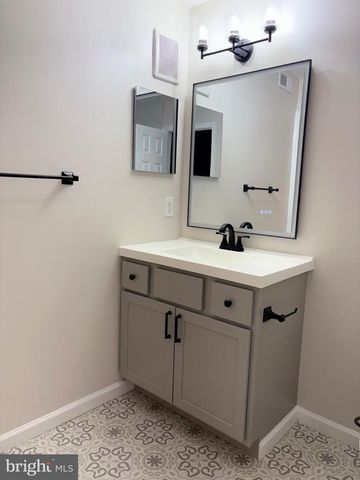 1011-A OSWEGO CT, Mount Laurel, NJ 08054