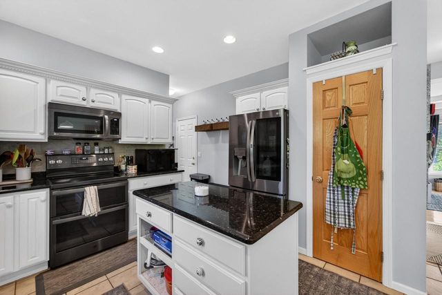 3098 Barrington Hills Court, Fitchburg, WI 53711