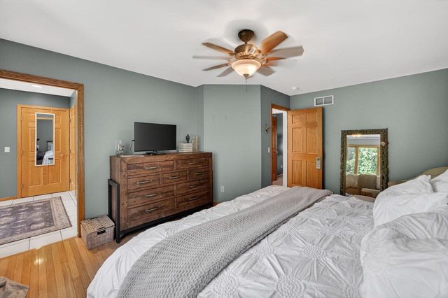 3098 Barrington Hills Court, Fitchburg, WI 53711