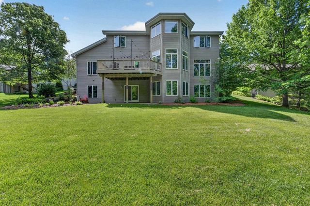 3098 Barrington Hills Court, Fitchburg, WI 53711