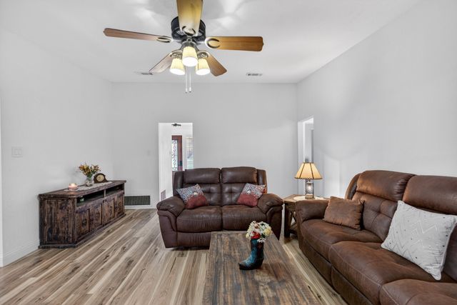 3225 Emerald Street, Bedford, TX 76021