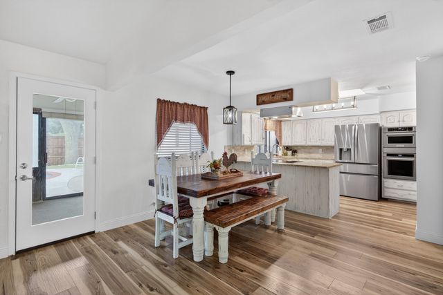 3225 Emerald Street, Bedford, TX 76021