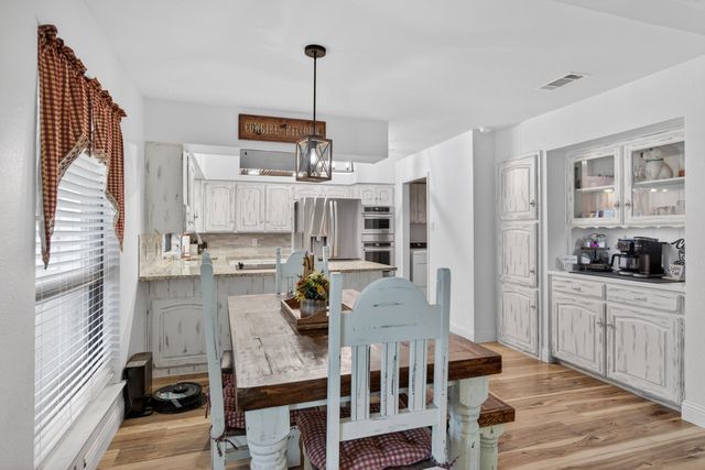 3225 Emerald Street, Bedford, TX 76021