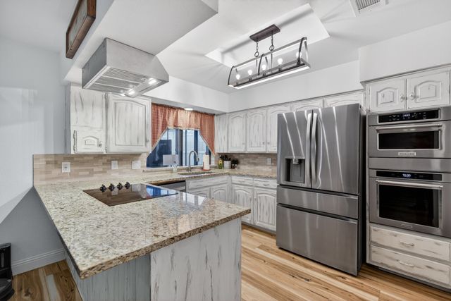 3225 Emerald Street, Bedford, TX 76021