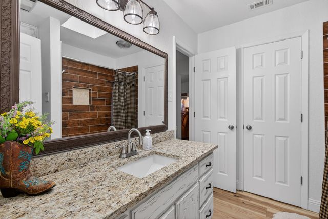 3225 Emerald Street, Bedford, TX 76021