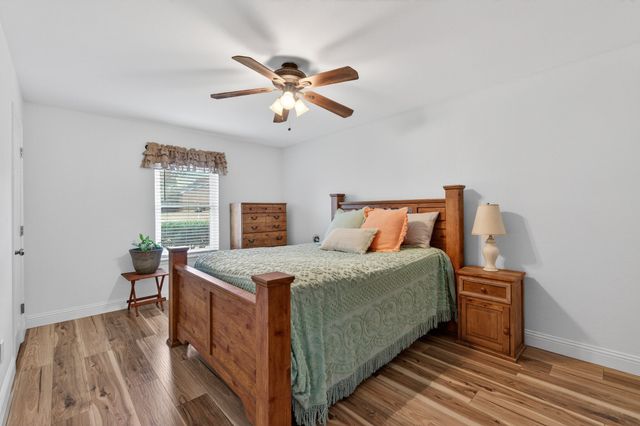 3225 Emerald Street, Bedford, TX 76021