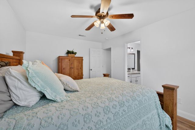 3225 Emerald Street, Bedford, TX 76021