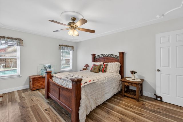 3225 Emerald Street, Bedford, TX 76021