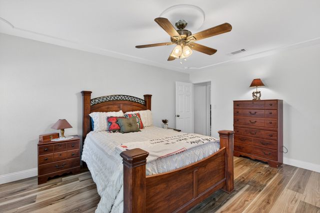 3225 Emerald Street, Bedford, TX 76021